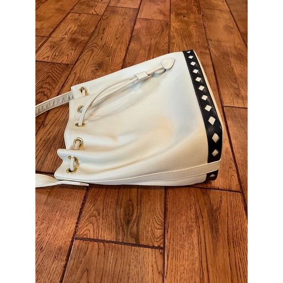 Yves Saint Laurent Vintage Bucket Bag Ivory - Picture 7 of 12